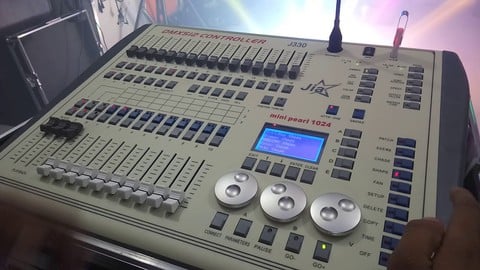 Curso de iluminação mesa de luz Mini Avolites DMX 1024