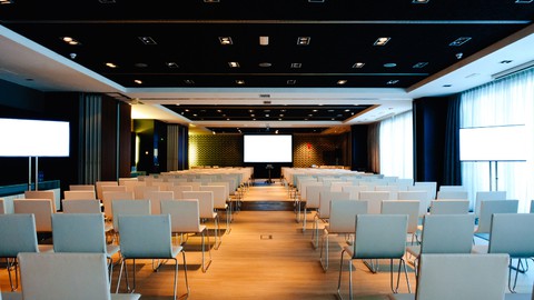 تخطيط وتنفيذ وتنظيم المؤتمرات والفعاليات باحترافية