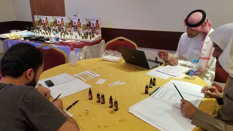 تعلم صناعة العطور ، وابدأ مشروعك