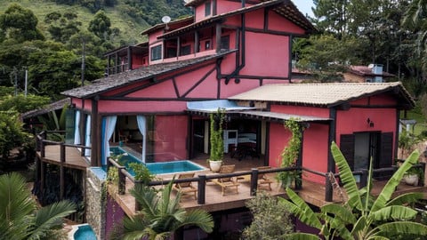 Construções Híbridas Sustentáveis com Estrutura de Madeira