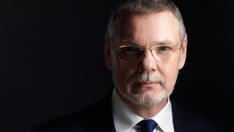 هذه الدورة مخصصة لأي شخص يتطلع إلى عيش حياة القائد وإدارة ال