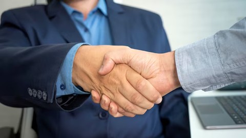 Body Language: Master Non-Verbal Communication for Leaders
